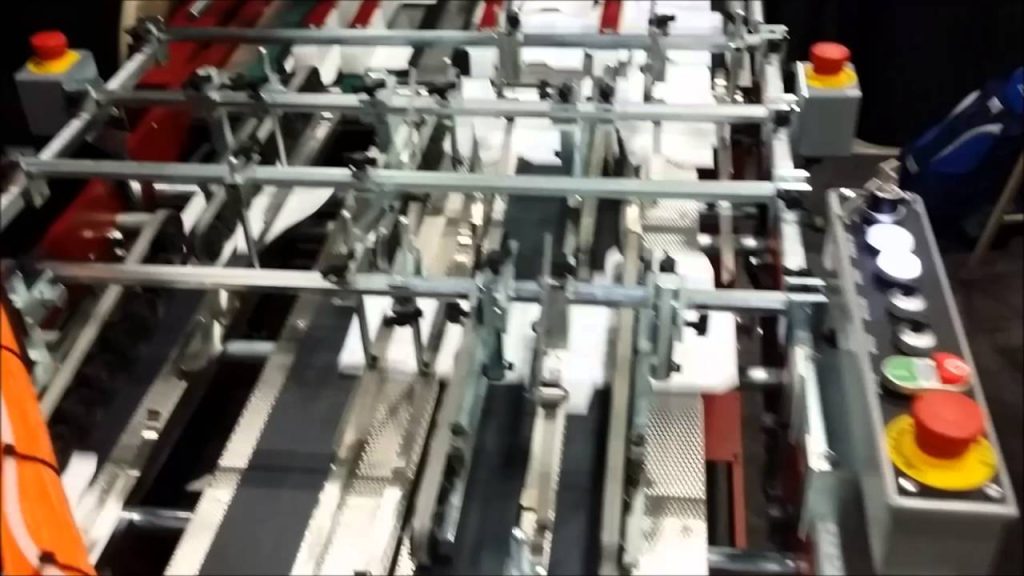 Digi mollPAK – Running two up – Straight Line Carton and Auto Lock Box